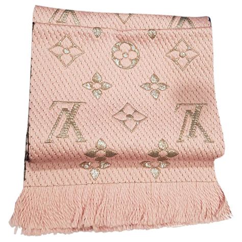 echarpe louis vuitton femme rose|Louis Vuitton scarves for women.